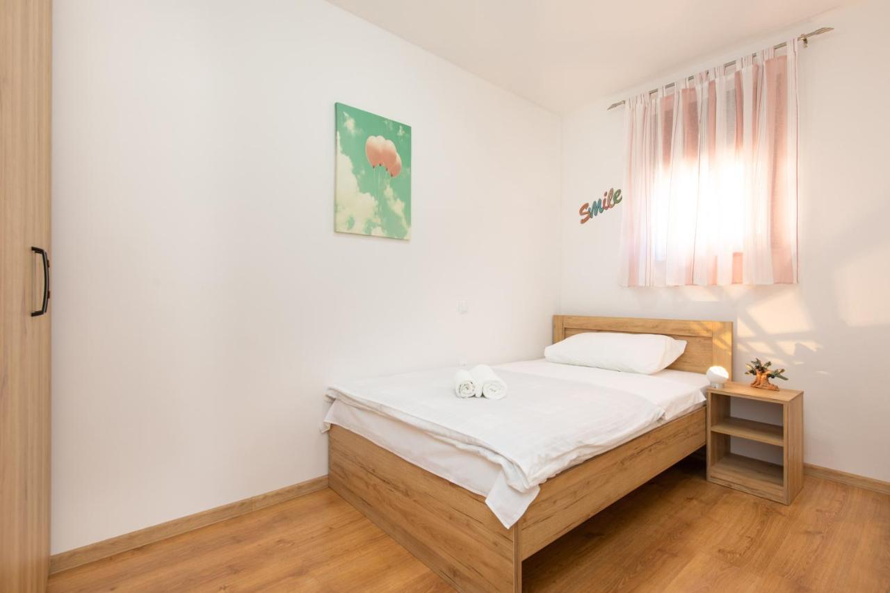 Apartment Julijana Кърк Екстериор снимка