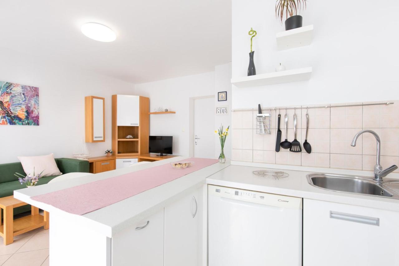 Apartment Julijana Кърк Екстериор снимка
