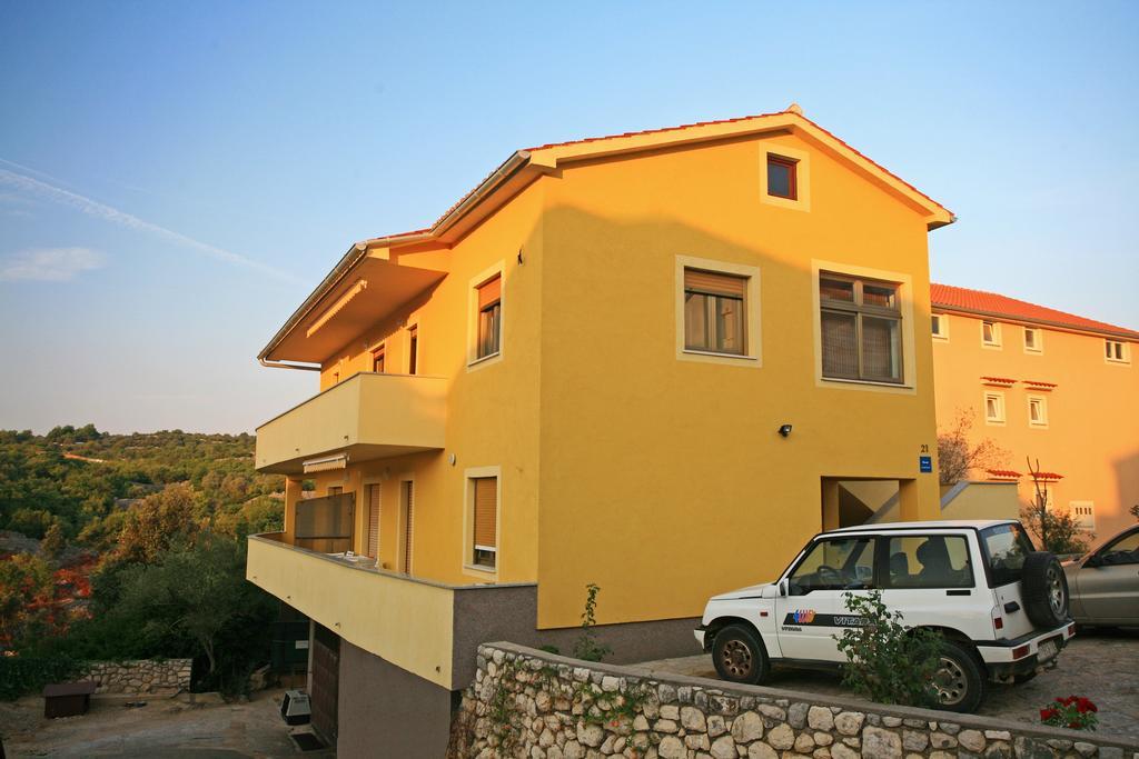 Apartment Julijana Кърк Екстериор снимка